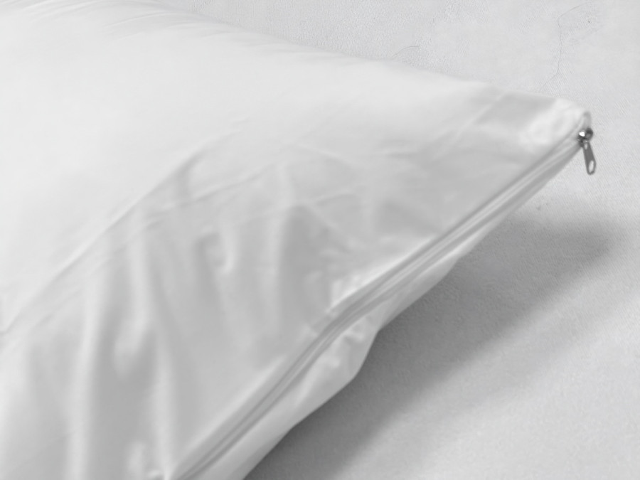 Pillowcase 50x70 Aqua-stop Polysatin with zipper