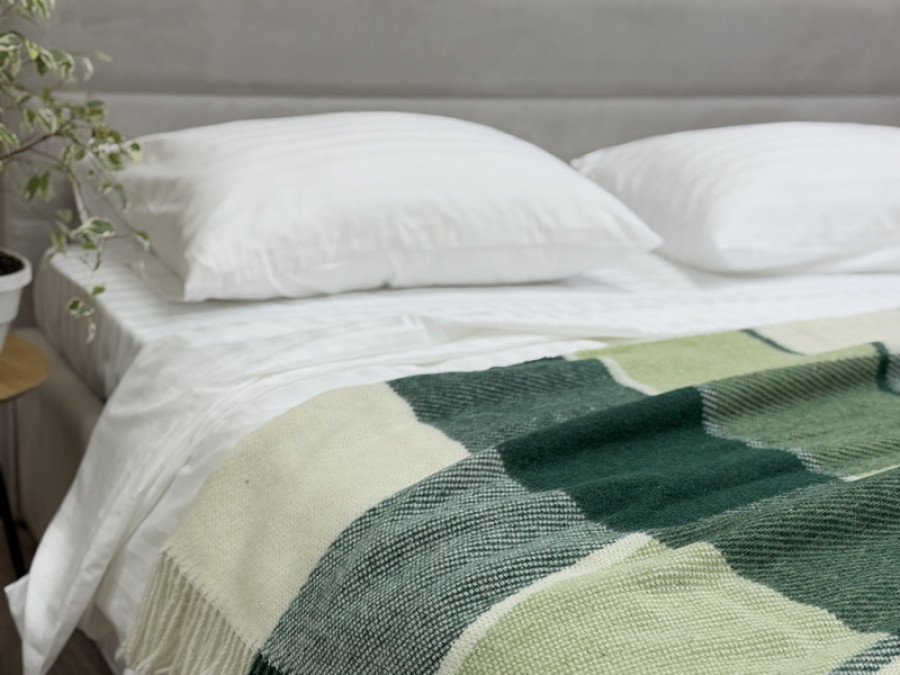 Double-sided plaid 170x210 Vladi Woolen Light green Dark green Elf 01 Liam