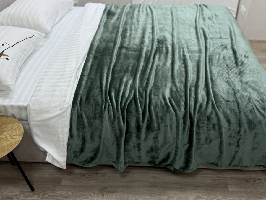 Покривало 150x220 Matte green 17-0112