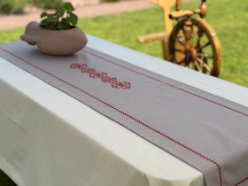 Table runner made of water-repellent fabric 45x170 DUCK Gray with red embroidery