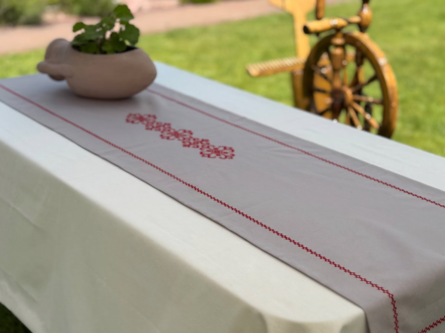 Table runner made of water-repellent fabric 45x170 DUCK Gray with red embroidery