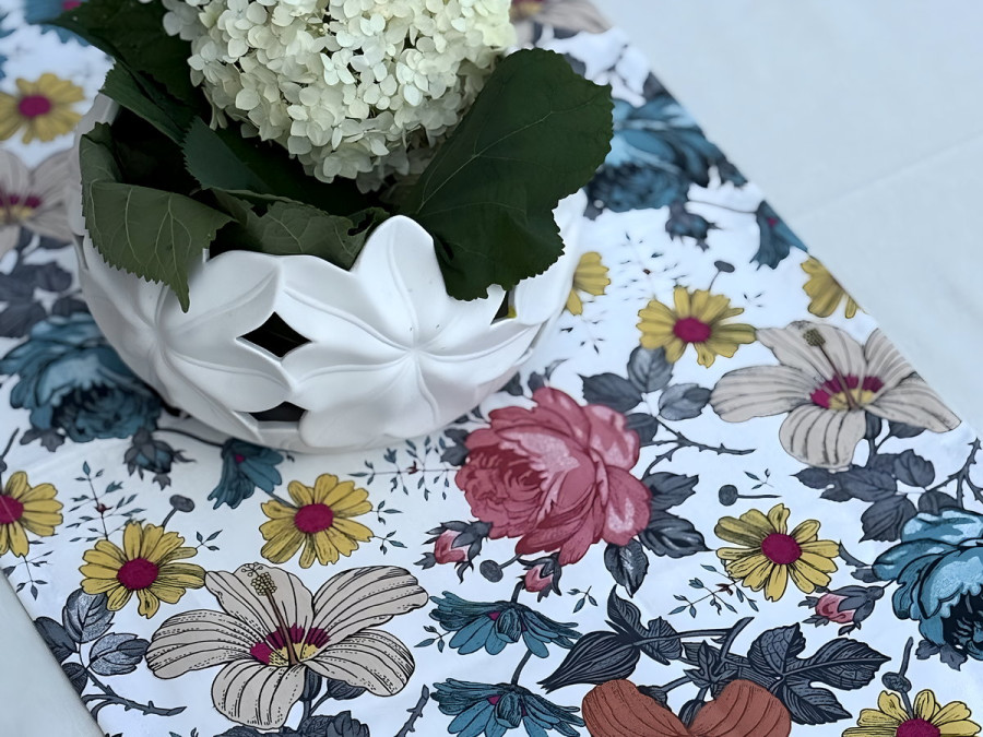 Table runner made of water-repellent fabric 45x170 DUCK with flowers 12161-9